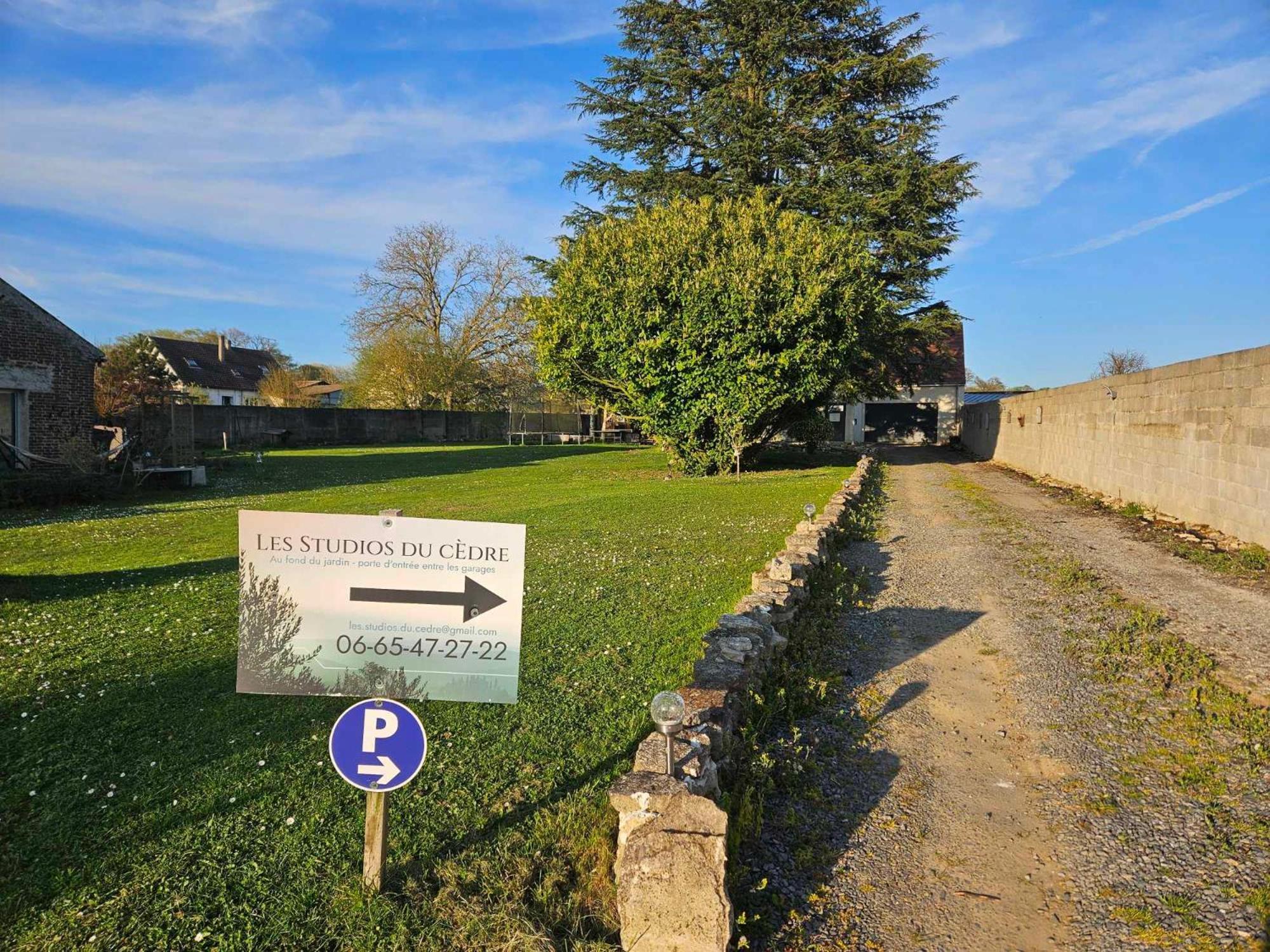 Studios Du Cedre Cuvilly Exterior photo